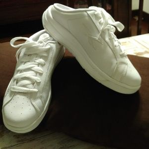 Reebok White Leather Women's Mules